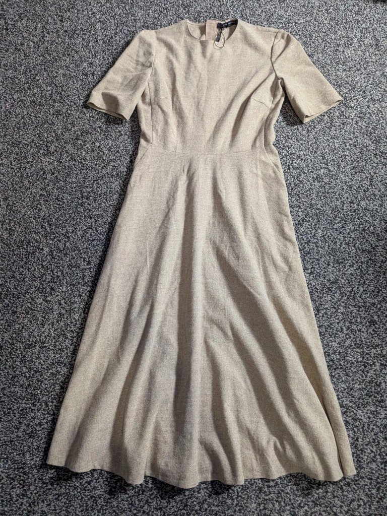 The MidLength Dresses Of The Zara Brand The MidLength Dresses Of The Zara Brand